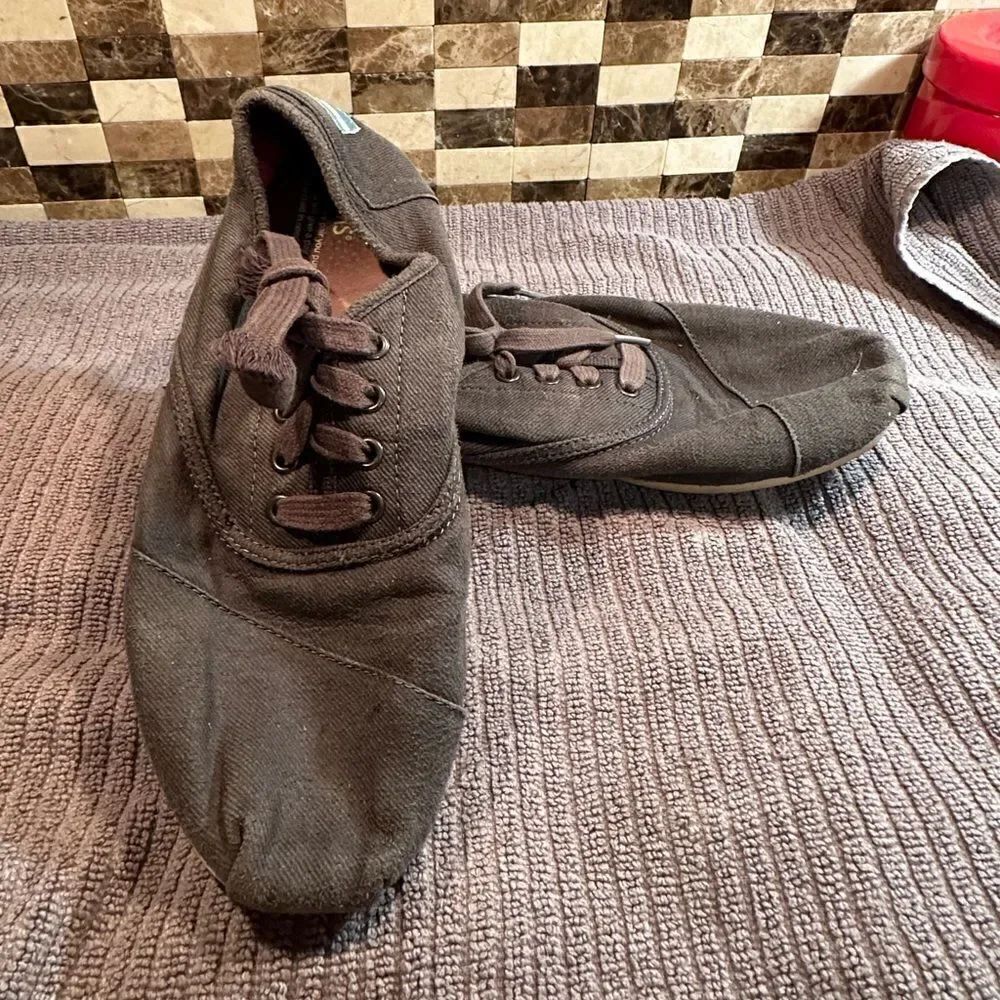 Toms
